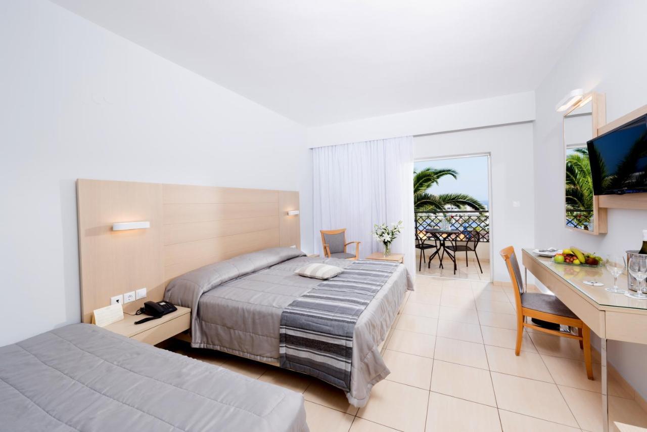 Grand Hotel Holiday Resort Hersonissos  Exterior photo